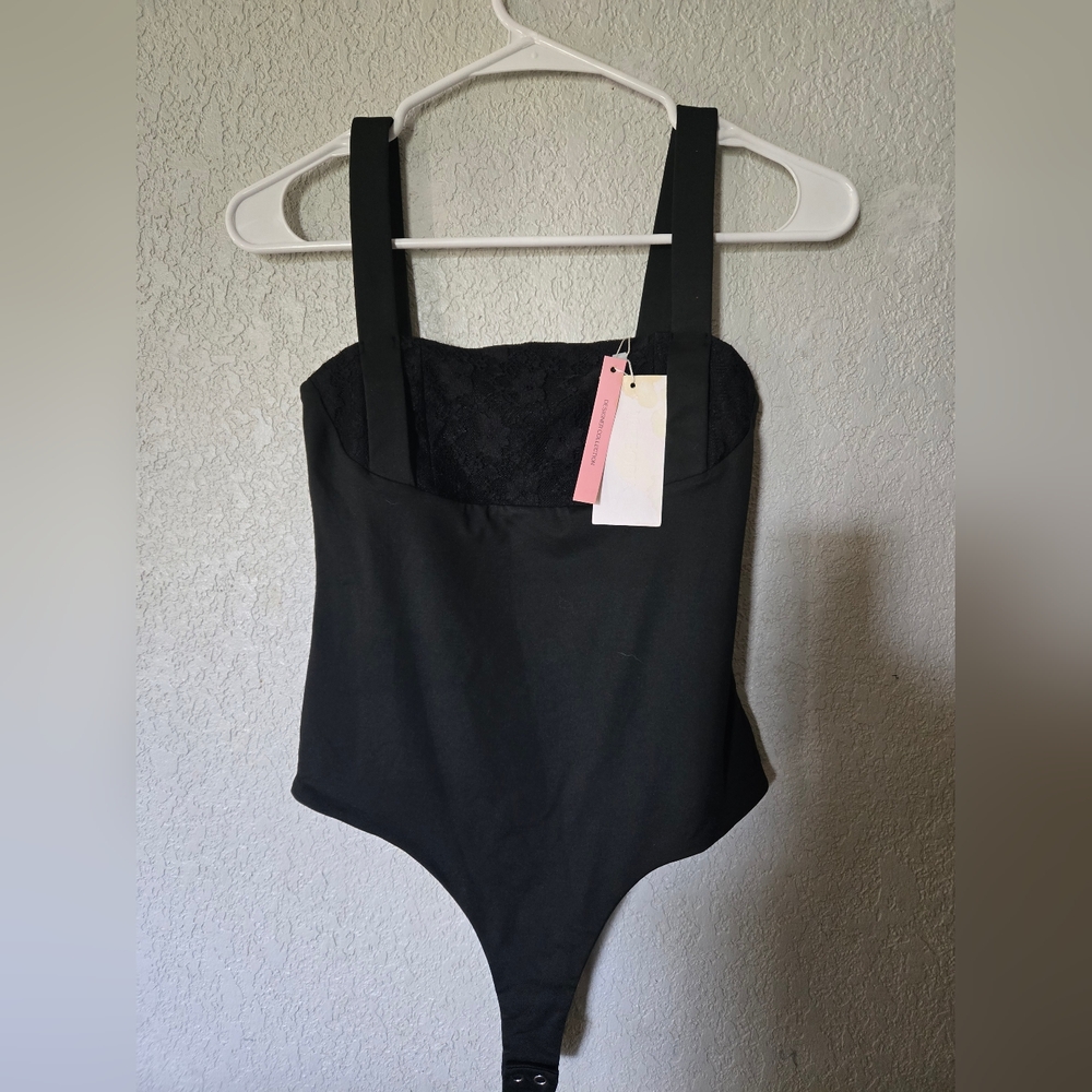 REORIA Butsmooth® Sleeveless Lace Square Neck Racerback Bodysuit Sml